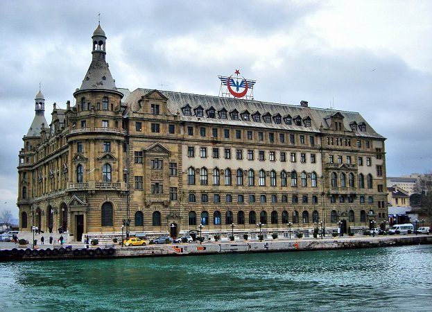 Haydarpaşa Garı restorasyon işlemleri devam ederken, gar havadan görüntülendi. Çalışmaların büyük bir kısmının tamamlandığı dikkat çekti.