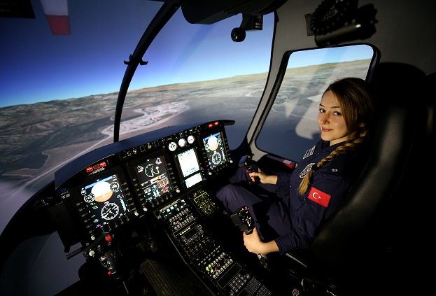 Türk polis teşkilatının ilk kadın pilotu