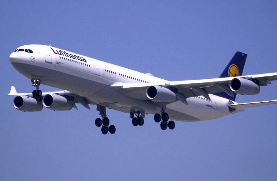 lufthansa uçağı iniş yaptı
