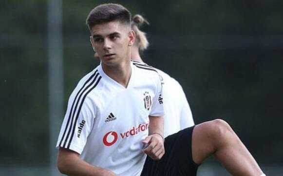 Beşiktaş Boşnak futbolcu Hasic ile imza attı