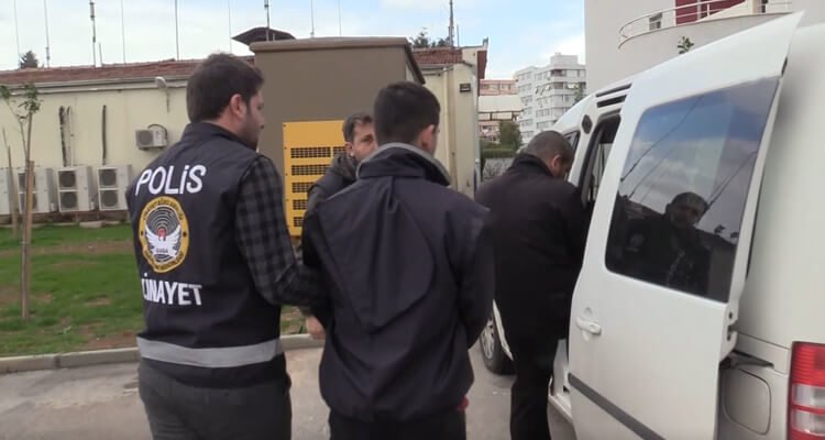 Adana otogarda silahlı kavgaya karışan 8 zanlı tutuklandı