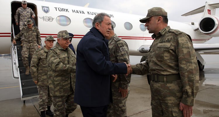 Hulusi Akar, Orgeneral Yaşar Güler ve Ümit Dündar Suriye sınırında