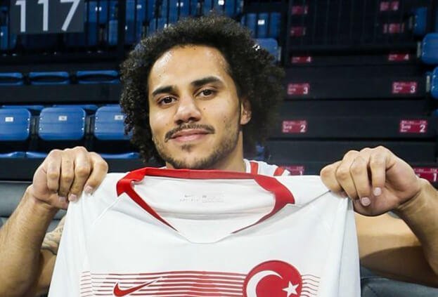 Shane Larkin: Türk bayrağını gururla taşıyacağım