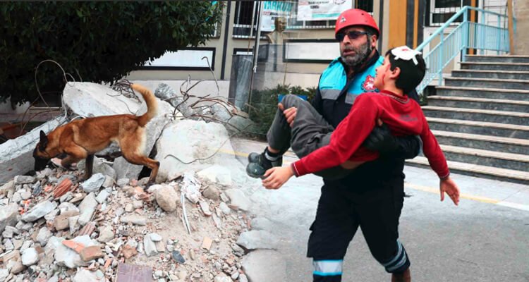 Bağcılar'da deprem tatbikatı gerçeği aratmadı!