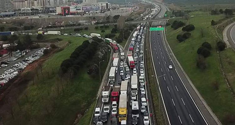 İstanbul trafiğinde 'korona kuyruğu'