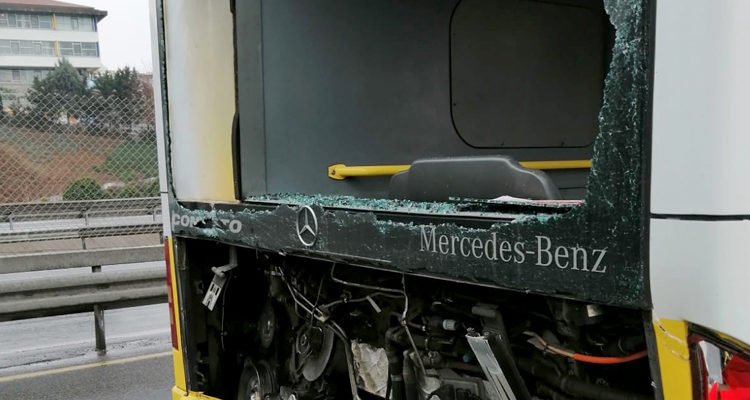 İstanbul'da metrobüs kazası: 10 yaralı