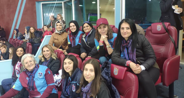 Trabzonspor ve Passolig işbirliğinden kadın taraftarlara jest