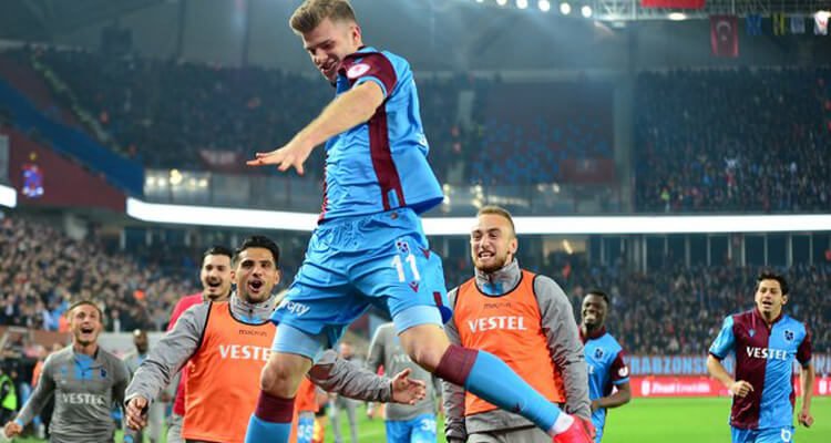 Trabzonspor ve Passolig işbirliğinden kadın taraftarlara jest