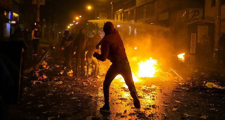 Kolombiya'da polis şiddetine tepki gösterilerinde 7 kişi öldü, 248 kişi yaralandı